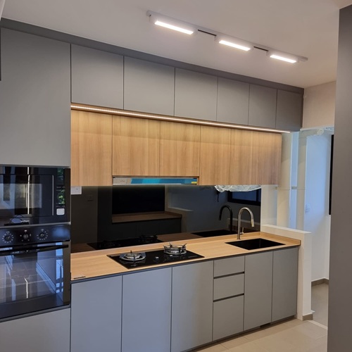 white Linear Track Lighting in BTO kitchen